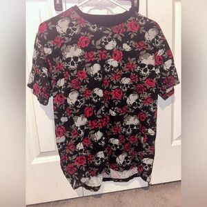 Black and Red Skull Rose Short Sleeve Tee